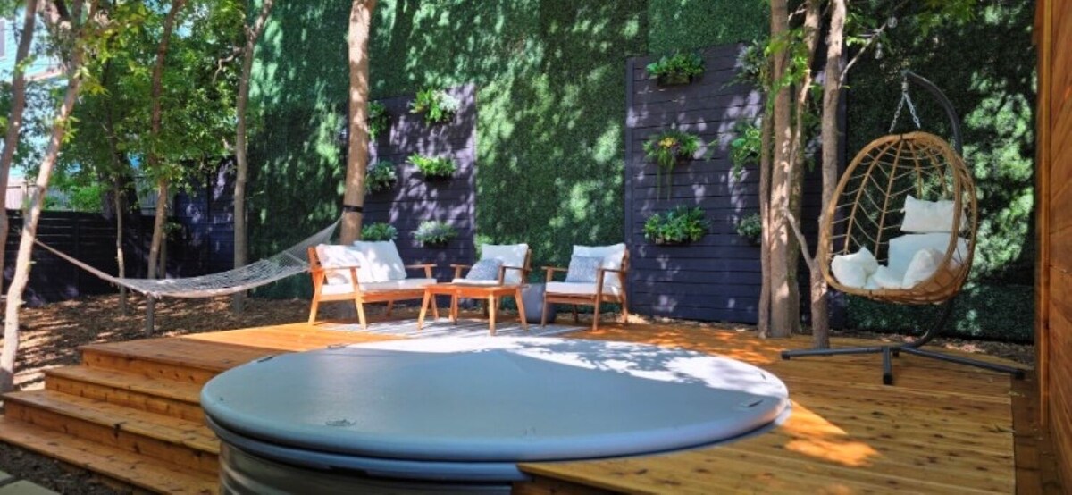 Photo 30 of MODERN LUXURY HOME W/FABULOUS SHADED YARD! POOL! 5BR 4.5 BA HOME - SOCO & DT