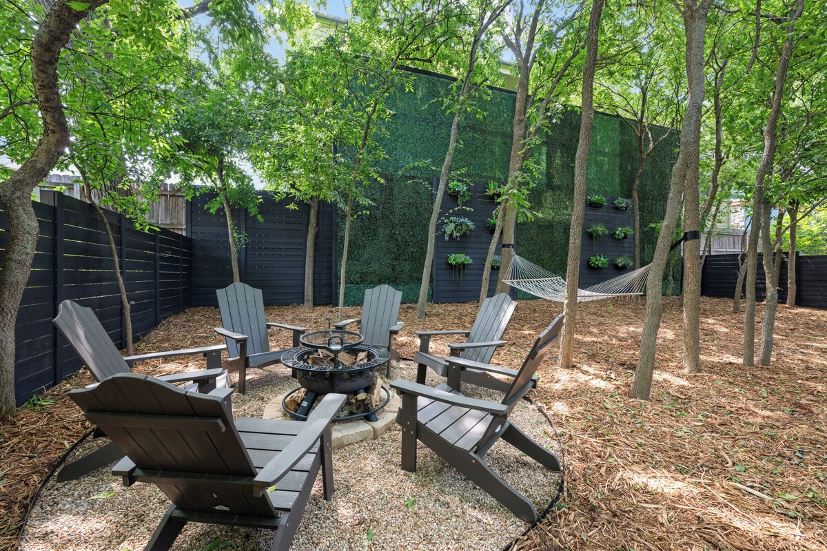 Photo 29 of MODERN LUXURY HOME W/FABULOUS SHADED YARD! POOL! 5BR 4.5 BA HOME - SOCO & DT