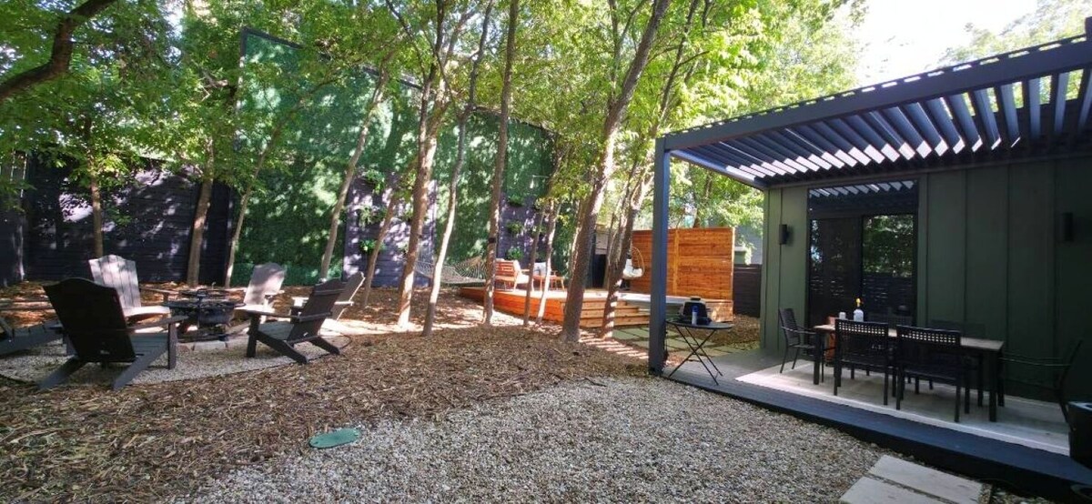 Photo 32 of MODERN LUXURY HOME W/FABULOUS SHADED YARD! POOL! 5BR 4.5 BA HOME - SOCO & DT