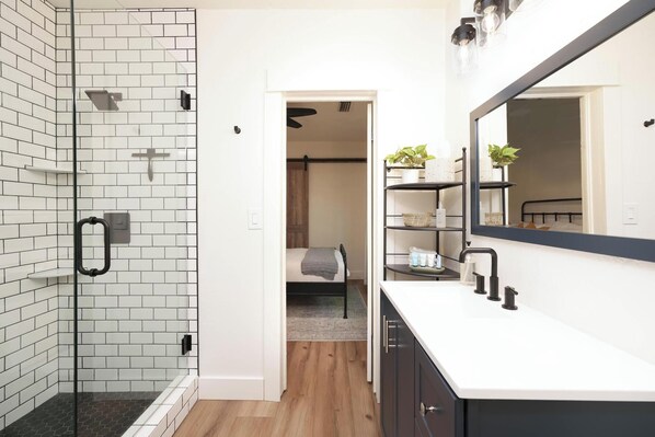 Shower, hair dryer, towels