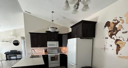 Modern Clean 2Bed 2Bath Condo. Next to Payson Temple, I15, Walmart, and more!