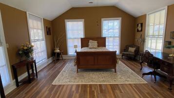 1 bedroom, desk, iron/ironing board, WiFi