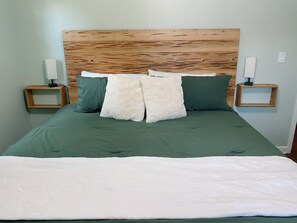 4 bedrooms, iron/ironing board, travel cot, free WiFi