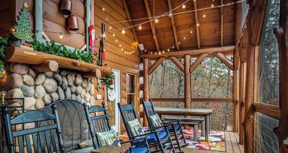 Little River Family Retreat
5 king suites, 4.5 BA, walking trail, creek, private