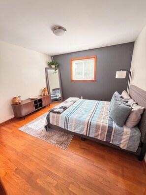 3 bedrooms, free WiFi, bed sheets