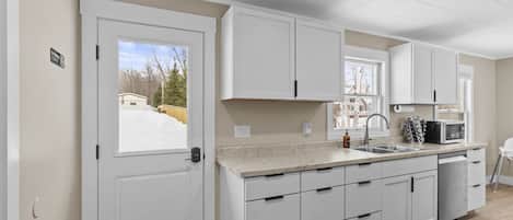 Frigorífic, microones, forn i placa de cuina