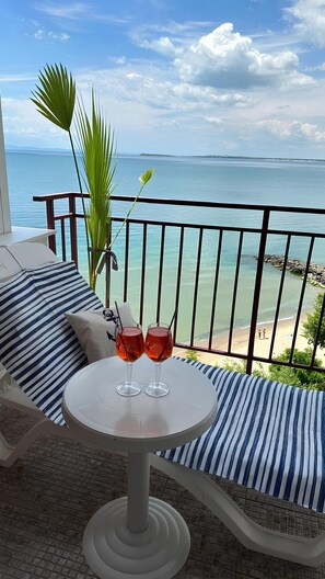 Property grounds - Sea Paradise - 2-room vacation apartment directly on the beach in Sveti Vlas (Свети Влас)