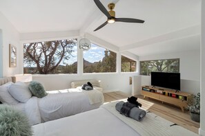 3 bedrooms, iron/ironing board, free WiFi, bed sheets