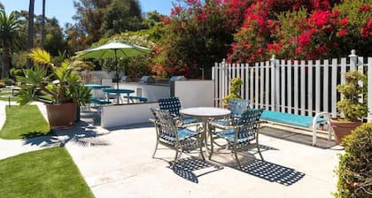 Pool-Hot tub-Tennis-free WiFi-miniature golf, restaurant, bar, Gym-AC-Game room