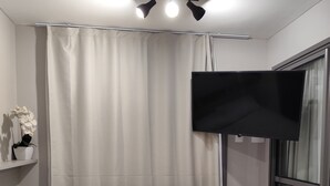 1 bedroom, desk, iron/ironing board, free WiFi - Charming 1-bedroom apartment with AC, WiFi in cool Brooklin São Paulo (Brooklin São Paulo)