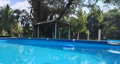 Riverfront Charming 3-bedroom house with AC, WiFi, Pool in tranquil Masca, Omoa