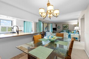 Dining - 33 Sea Club – Water Views, Heated Pool, Walk to Beach, Dining & Shops (Indian Shores)