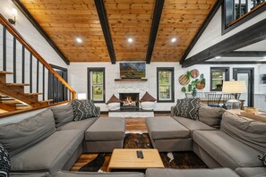 Smart-TV, peis og stereoanlegg