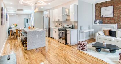 Luxurious & NEW 2BR w King Bed, fast WiFi, Stylish! 15 minutes to Times Square!