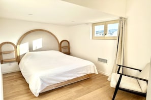 1 bedroom, iron/ironing board, Internet, bed sheets