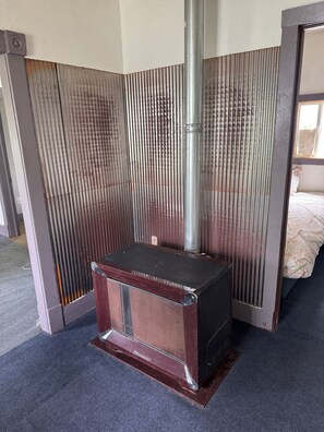 3 bedrooms, bed sheets