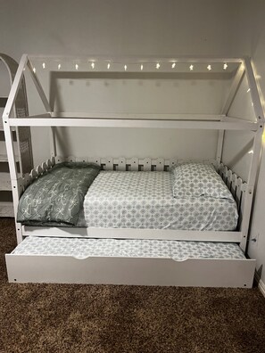 6 bedrooms, iron/ironing board, travel crib, free WiFi