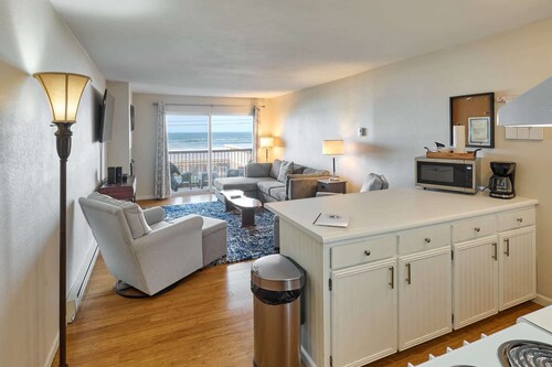 Ground Floor Pet-Friendly Condo. Ocean View!