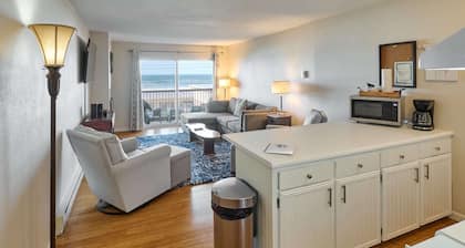 Ground Floor Pet-Friendly Condo. Ocean View!