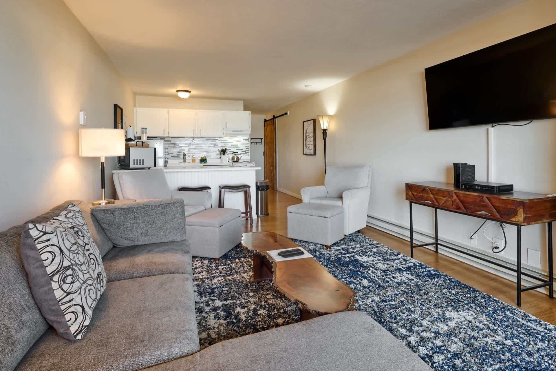 TV, fireplace, offices
