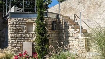 Enceinte de lâhĂ©bergement