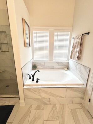 Towels, soap, shampoo, toilet paper