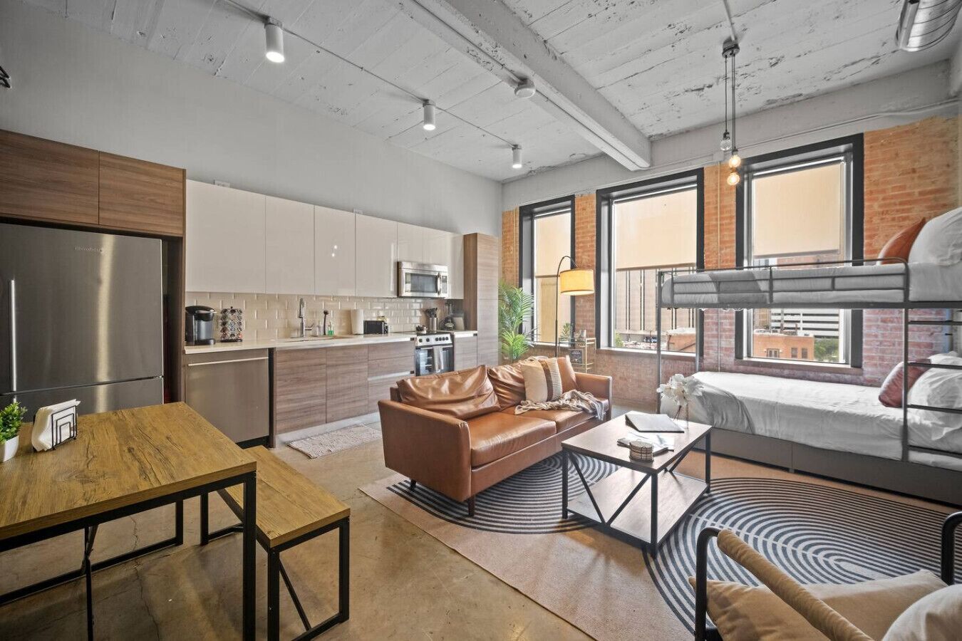 Smart TV, books, stereo