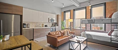 Smart TV, books, stereo