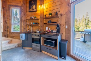 Chalet, 1 Bedroom | Private kitchen