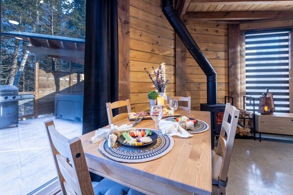 Chalet, 1 Bedroom | Private kitchen