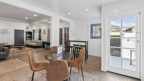 Unclassified image, 2 of 71, button - 10mins to Rodeo Drive, 15mins to Venice Modern 4bdr Shenandoah by Avantstay (Los Angeles)