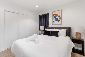 Interior - 10mins to Rodeo Drive, 15mins to Venice Modern 4bdr Shenandoah by Avantstay (Los Angeles)