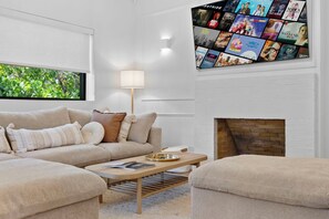 Smart TV - Whynwood Chic Boutique Grand Villa (Miami)