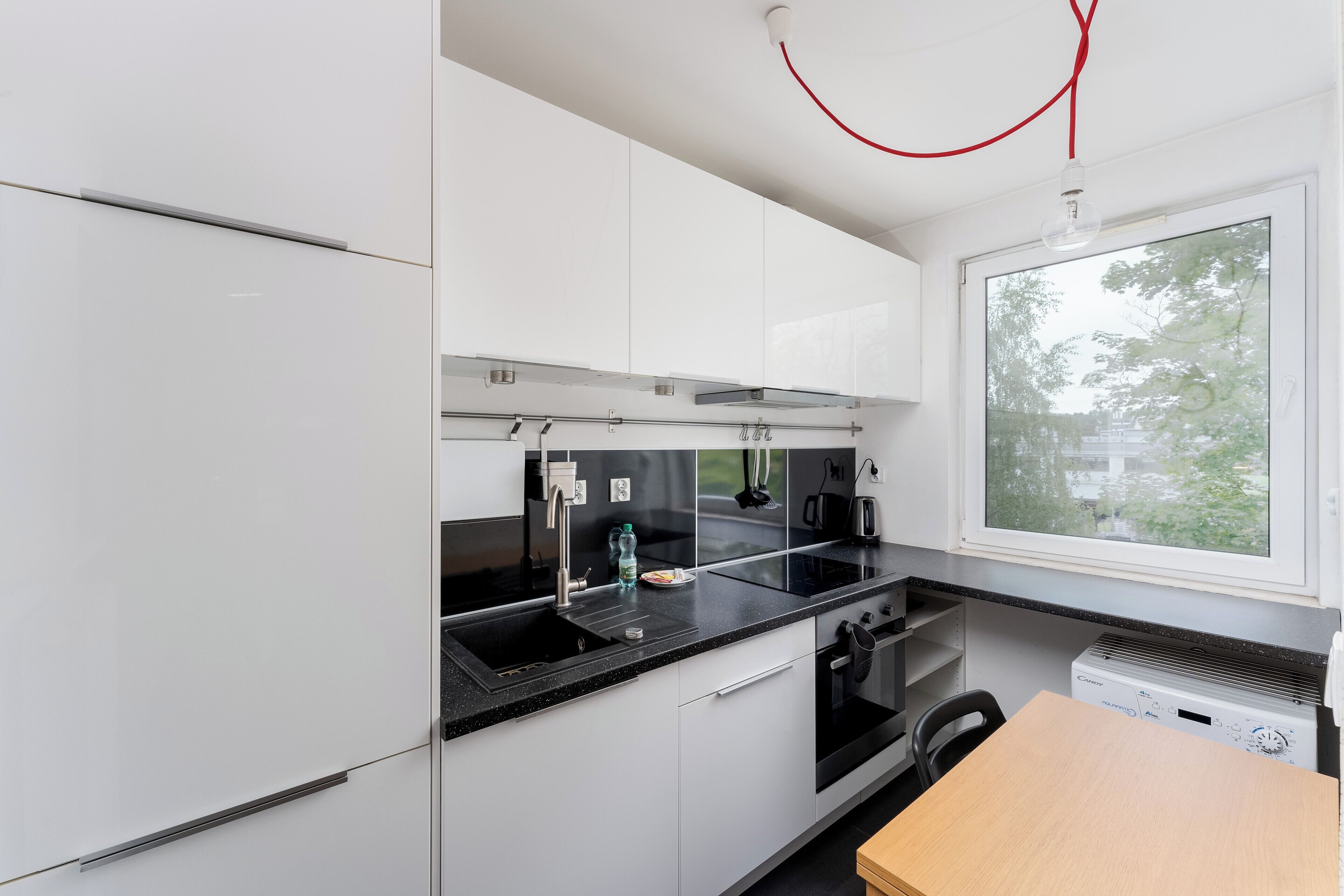 Fridge, oven, stovetop