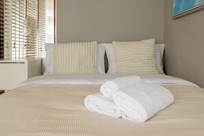 Iron/ironing board, WiFi, bed sheets - Lindego Park Comfy Studio (Kraków)