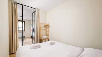 1 chambre, fer et planche Ă repasser, draps fournis