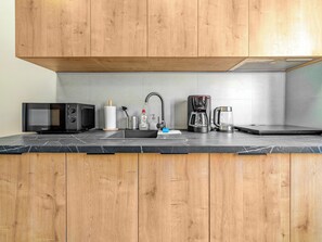 Fridge, microwave, stovetop, dishwasher - Wrocław Rynek Heartbeat Apartment (Wrocław)