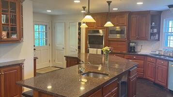 Microwave, oven, stovetop, dishwasher