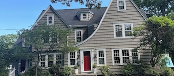 Spacious 5BR in Fairfield–Walk to Town, Near Beaches & Across from Fairfield U