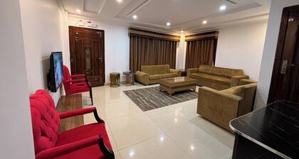 Luxury 2BR View Mall Road