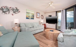 Condo, 3 habitaciones | Área de sala de estar