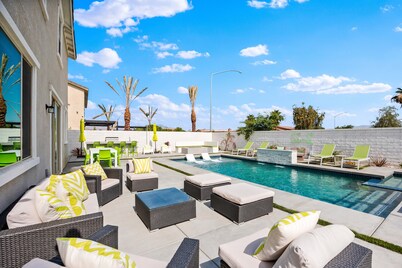 Margaritaville by VARE | Pool+Spa, GameRoom, BBQ, FirePits!