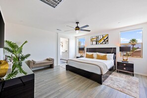 6 bedrooms, desk, iron/ironing board, WiFi (free) - Margaritaville | Pickleball, Pool+Spa, GameRoom! (Coachella)