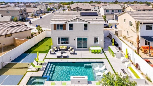 A heated pool - Margaritaville | Pickleball, Pool+Spa, GameRoom! (Coachella)