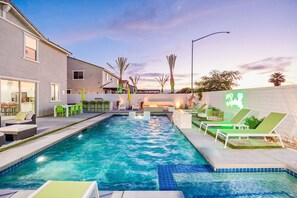 A heated pool - Margaritaville | Pickleball, Pool+Spa, GameRoom! (Coachella)