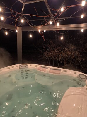 Bain à remous extérieur