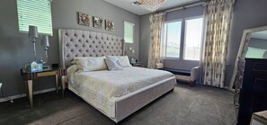 3 bedrooms, free WiFi, bed sheets - Saguaro Sanctuary - Private Heated Pool Included! (Gilbert)