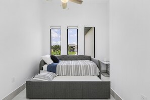 4 chambres, fer et planche à repasser, Wi-Fi gratuit, draps fournis