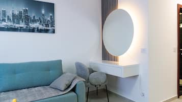 Family Apartment, Balcony, City View | Living area