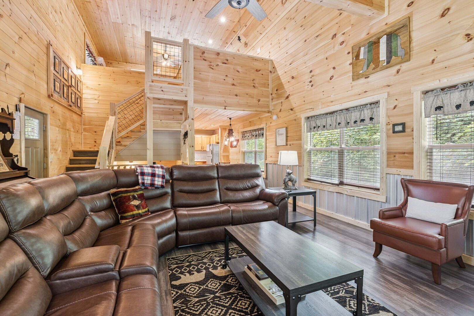 Älytelevisio, takka, pöytäjalkapallopöytä